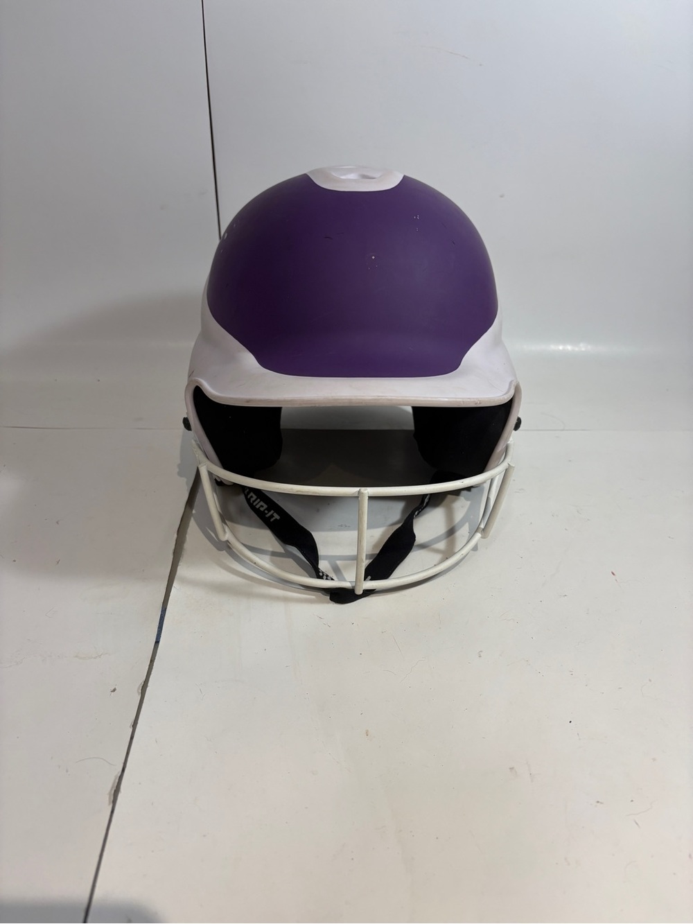 RIP-IT Pro Softball Batter Helmet  Size Small/Medium 6 - 6 7/8  White/Purple